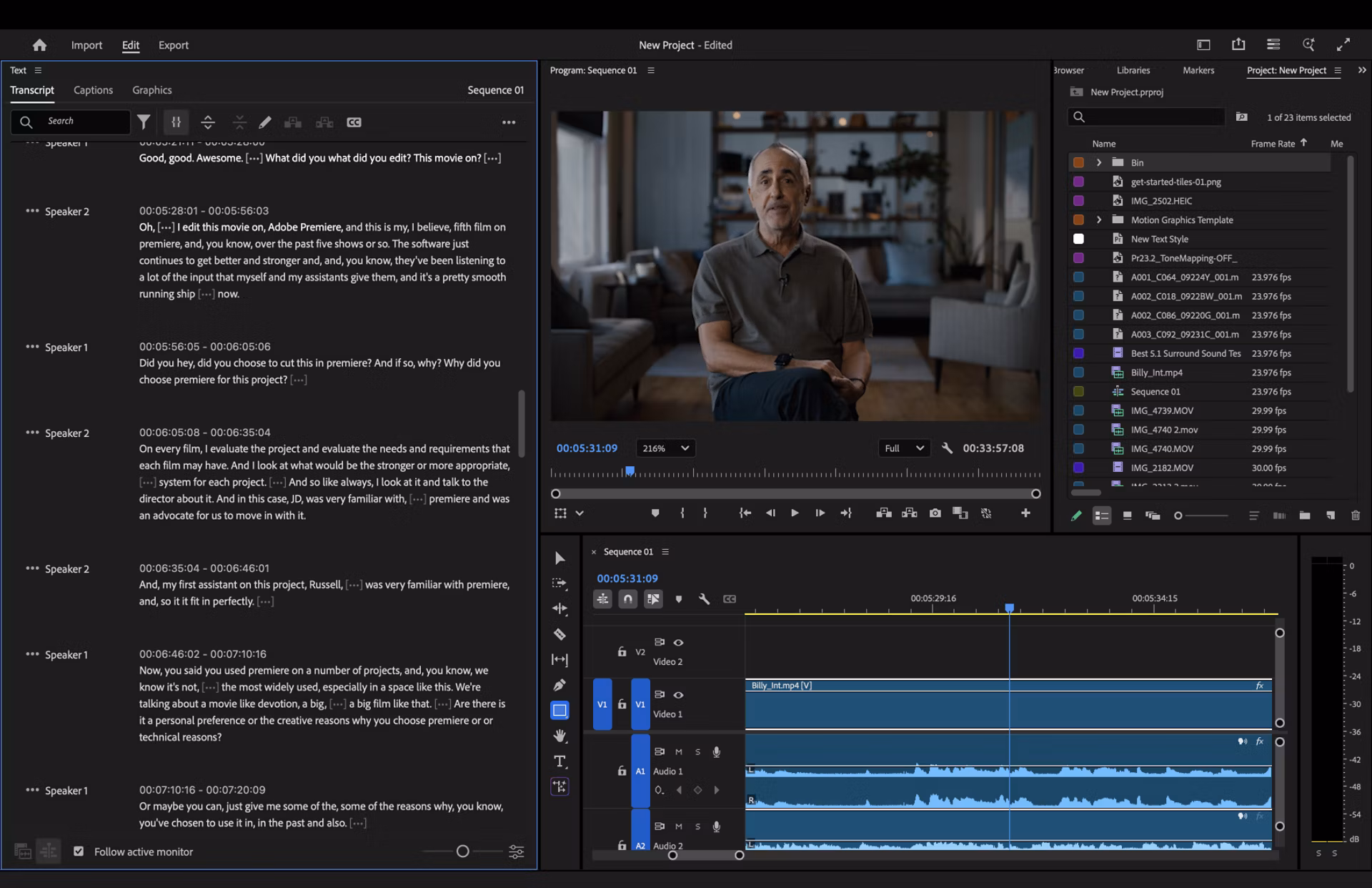 Панель Text в Adobe Premiere с транскриптом, связанным с монтажной последовательностью