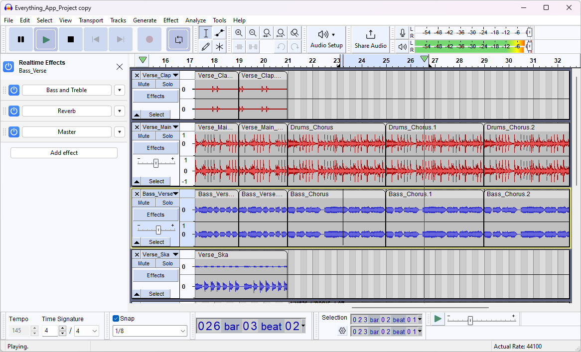 Проект Audacity с несколькими аудиодорожками и временной шкалой